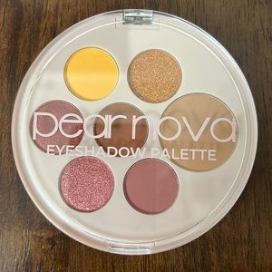NIB Pear Nova Eye-Shadow pallet